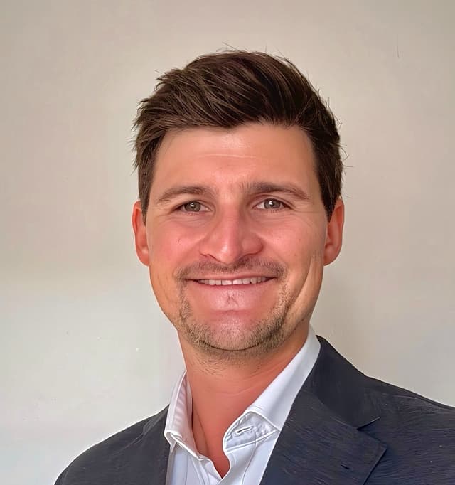 Jörn Bergmeier — Founder B2INT